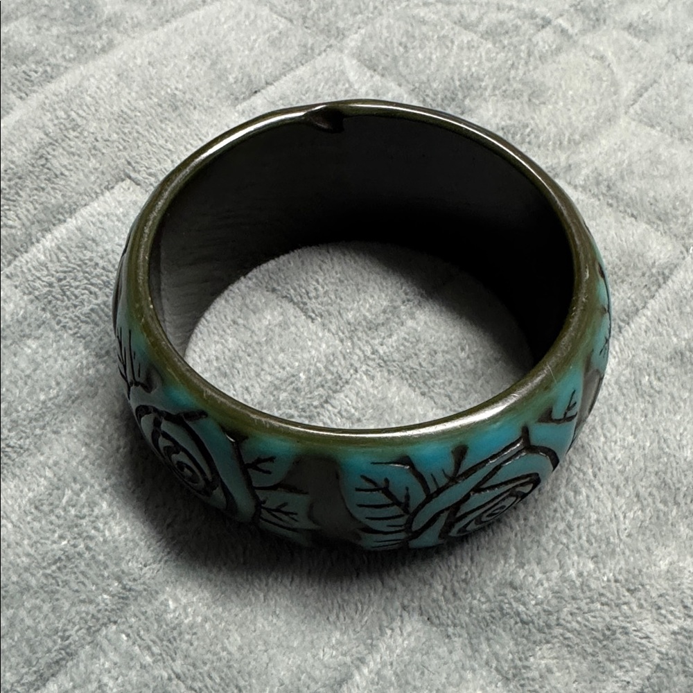 Vintage Plastic Bangle Bracelet, Teal, Black, Floral, Carved, Retro, Boho - Picture 6 of 7